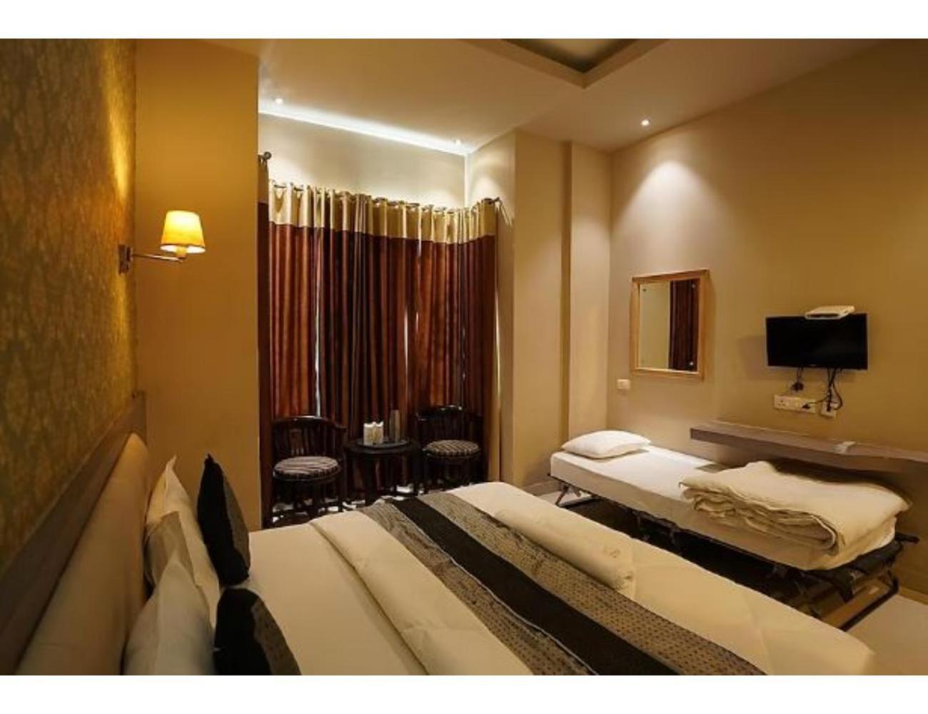 Hotel Silver Star, Mathura