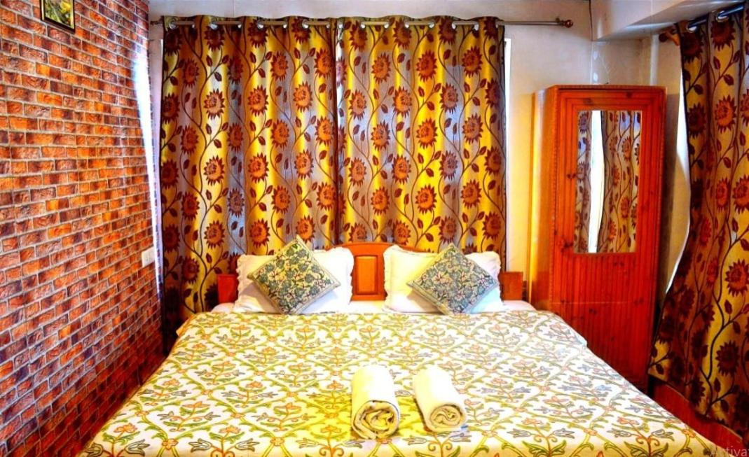 Hotel The Holy Land