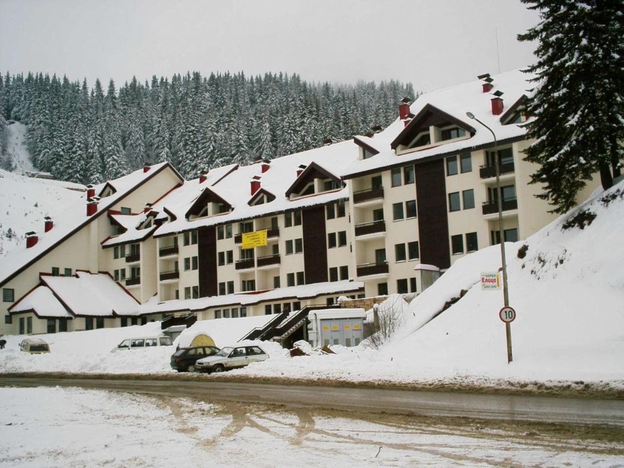 Deluxe Apartments
