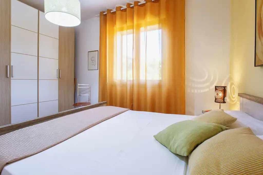 Alghero Villa Mistral per 7 persone Terrazza BBQ AC WiFi