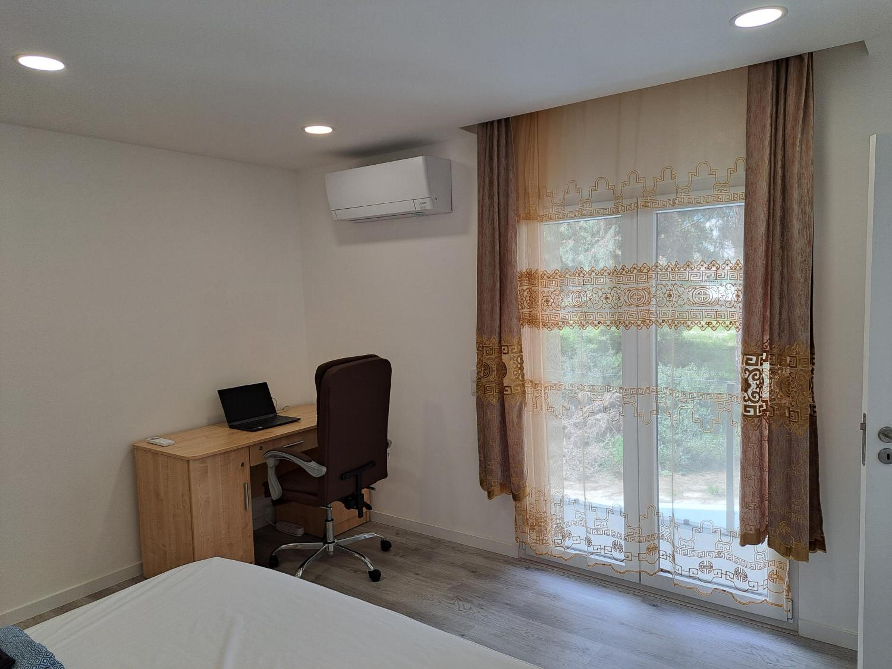 Photo 29