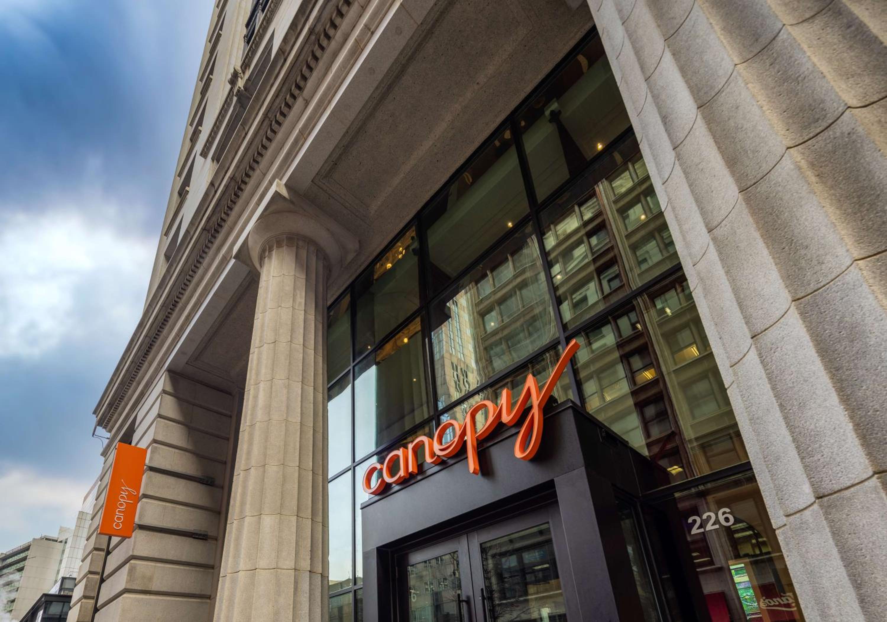 Hotel Canopy By Hilton Chicago Central Loop - Image 1