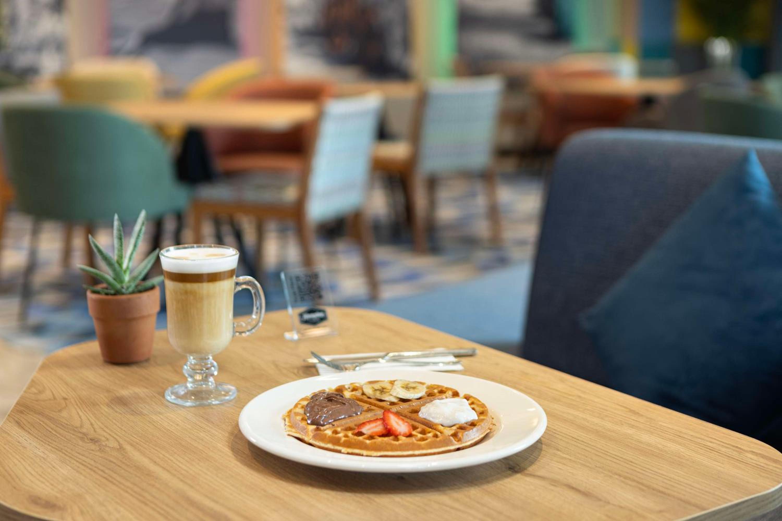 Hampton by Hilton Antalya Havalimanı - Image 12