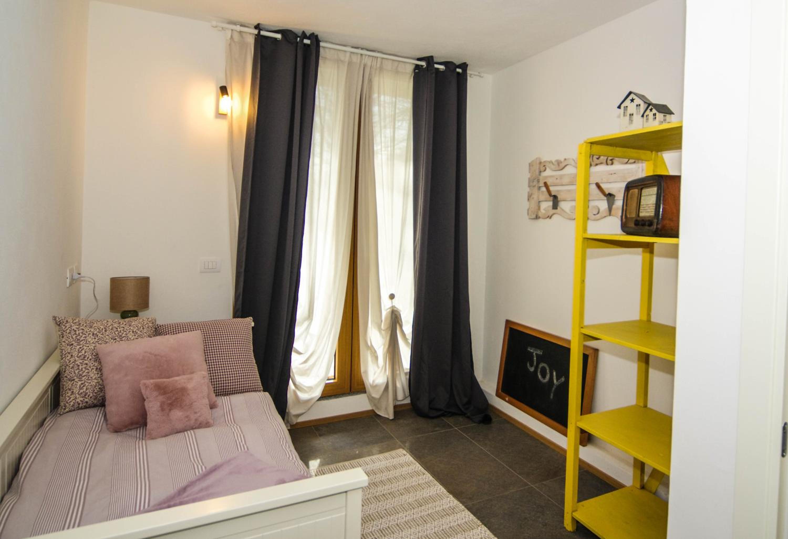 Photo 33