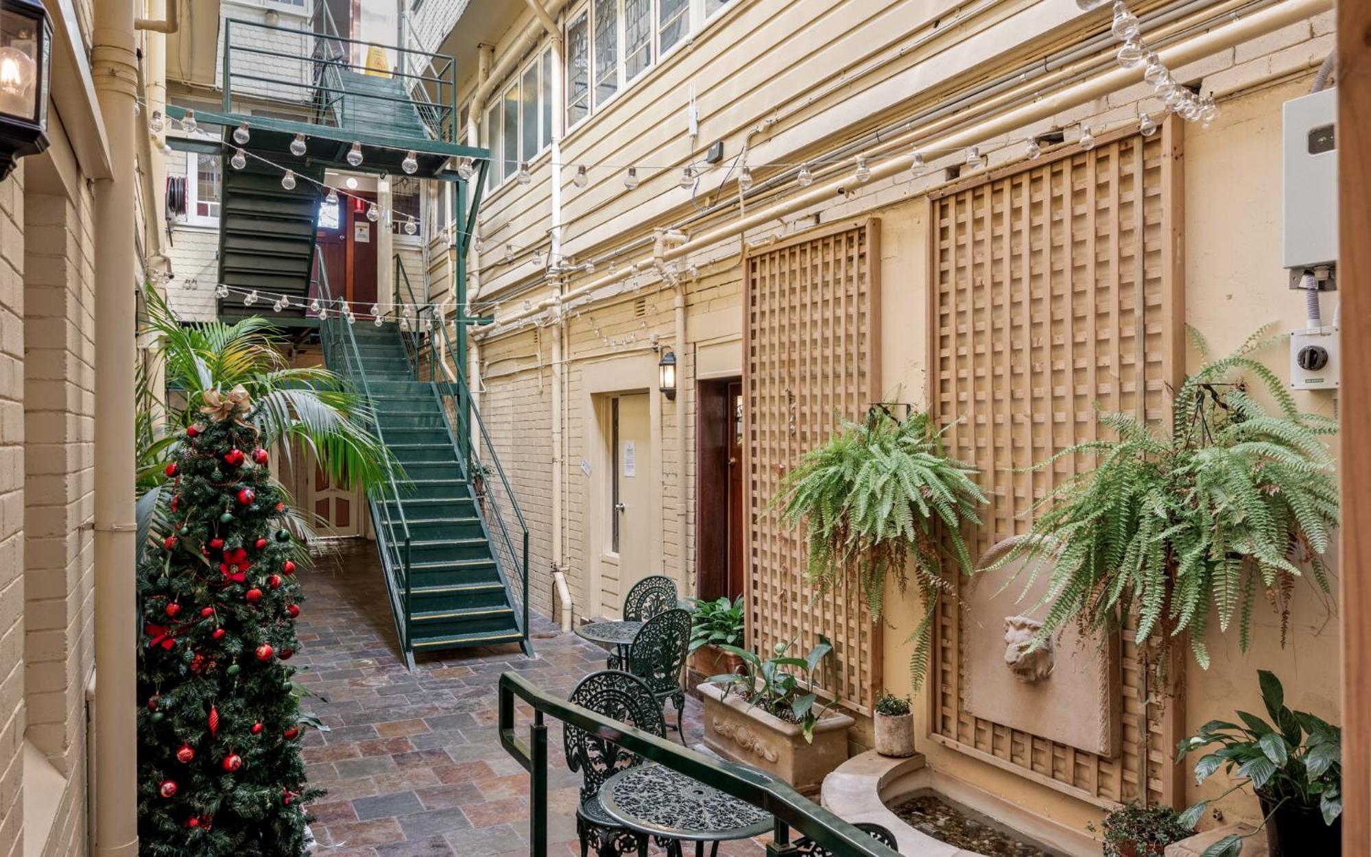 Katoomba Vacations - The Metropole Guest House Katoomba - Property Image 9