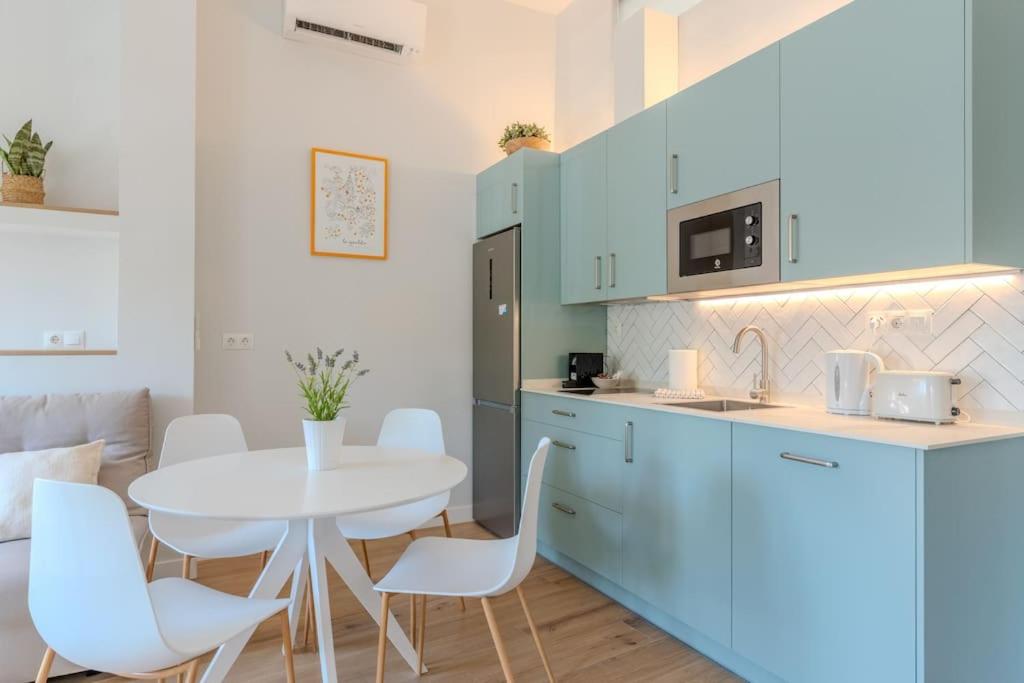 T74 Torneo Bright Family Apartment photo 5