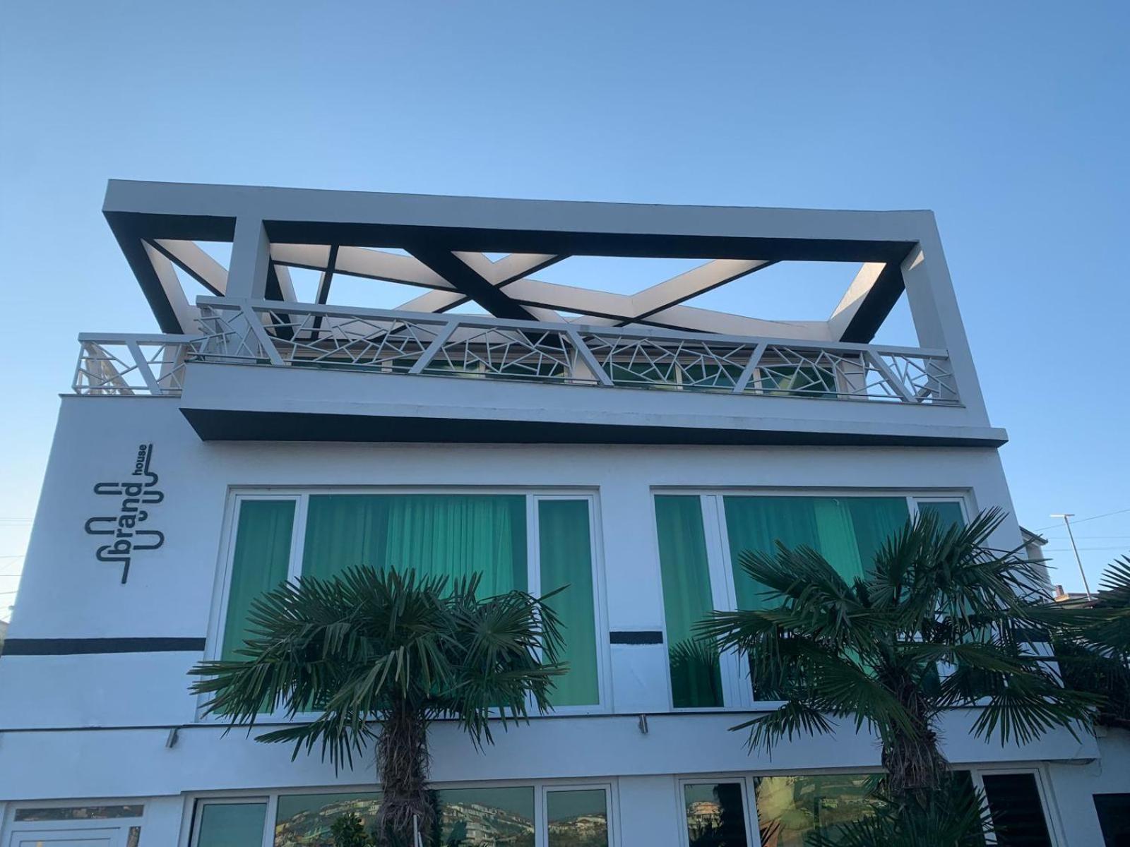 Brand House Villa near Lake Belsh