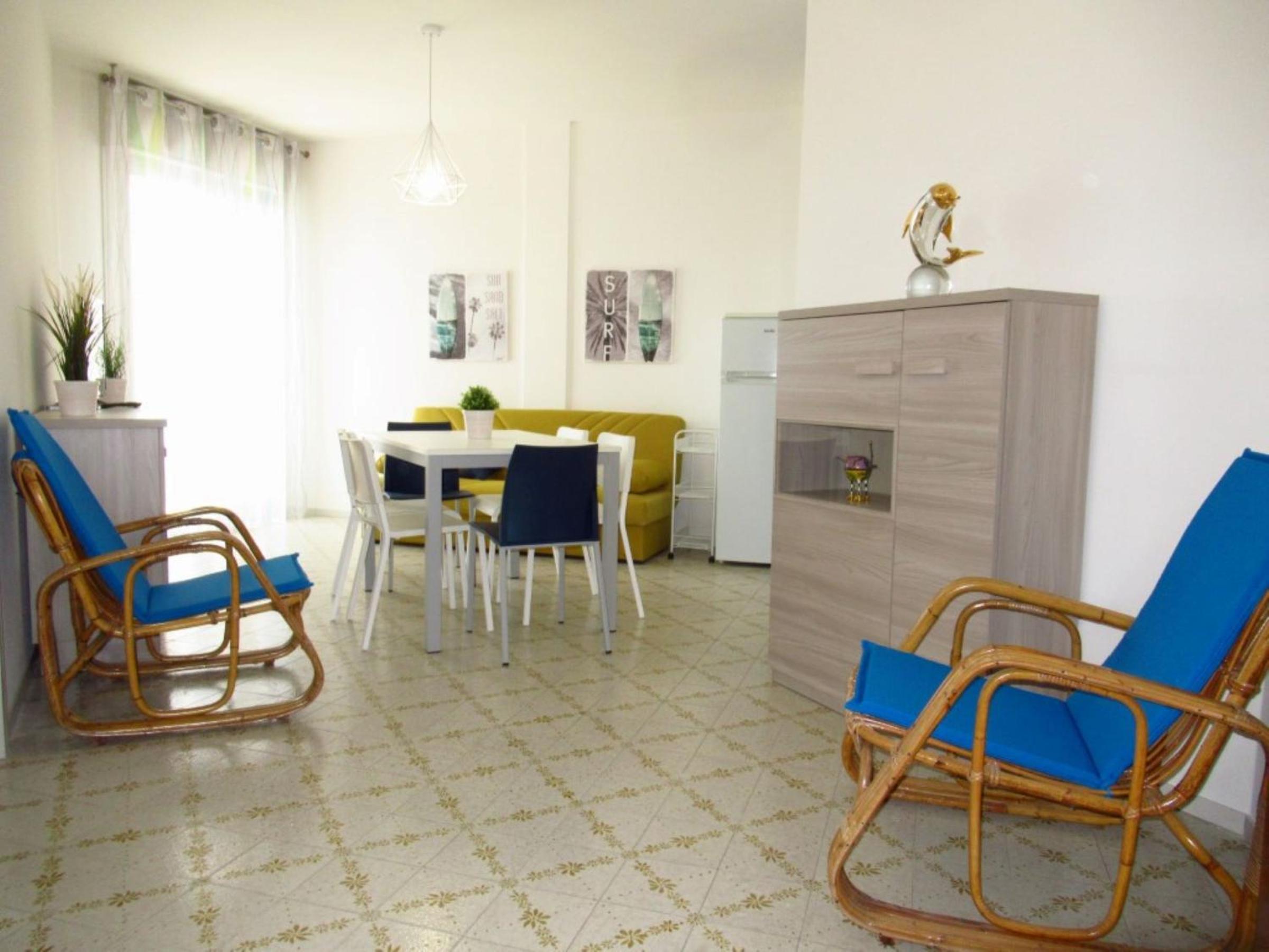 Beachfront flat with sea view