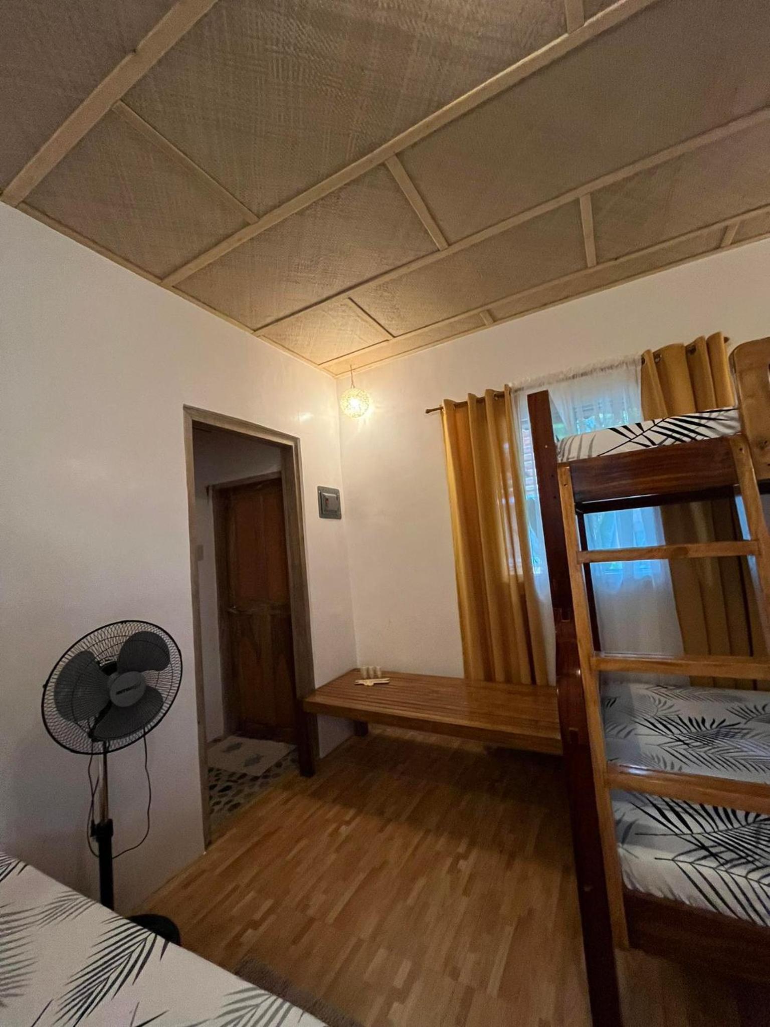 Cabin B in Bigang Munti view 2
