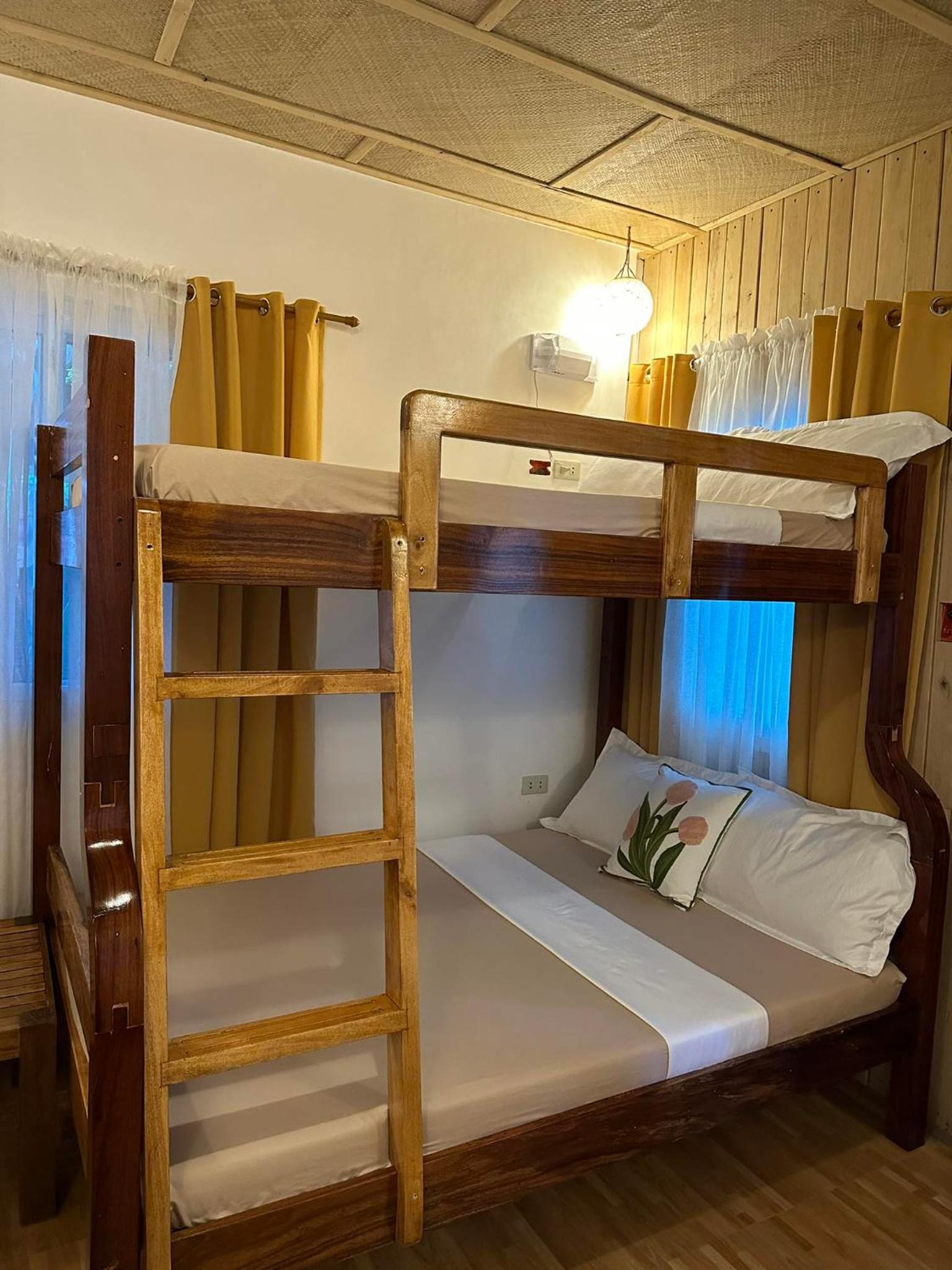 Cabin B in Bigang Munti view 3