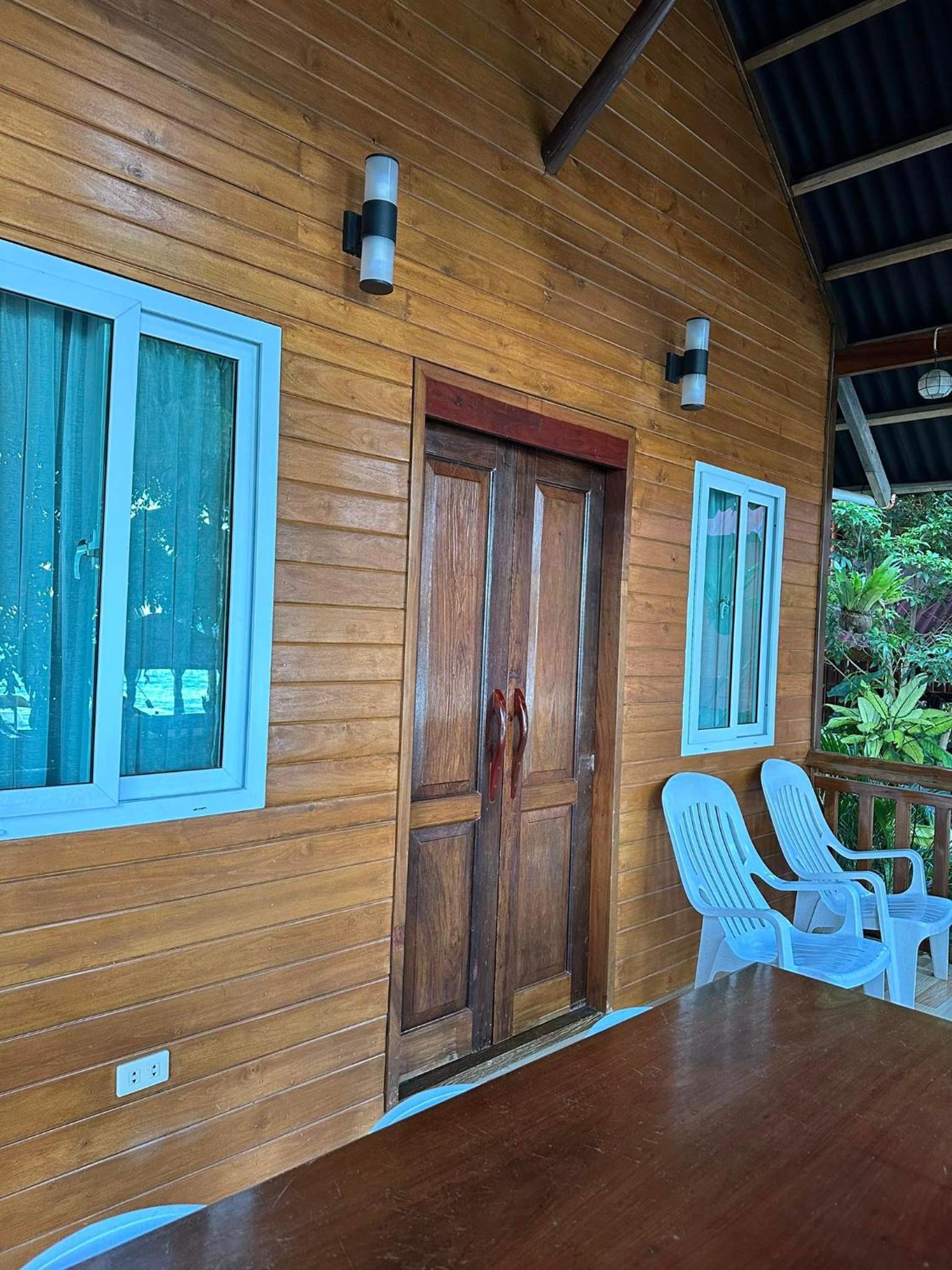 Cabin B in Bigang Munti view 5