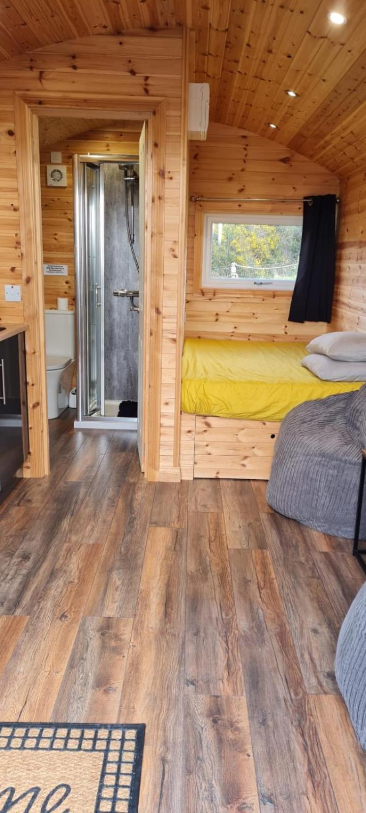 The Getaway - The Red Kite - Pet Friendly Luxury Glamping Cabin - Adults Only view 4