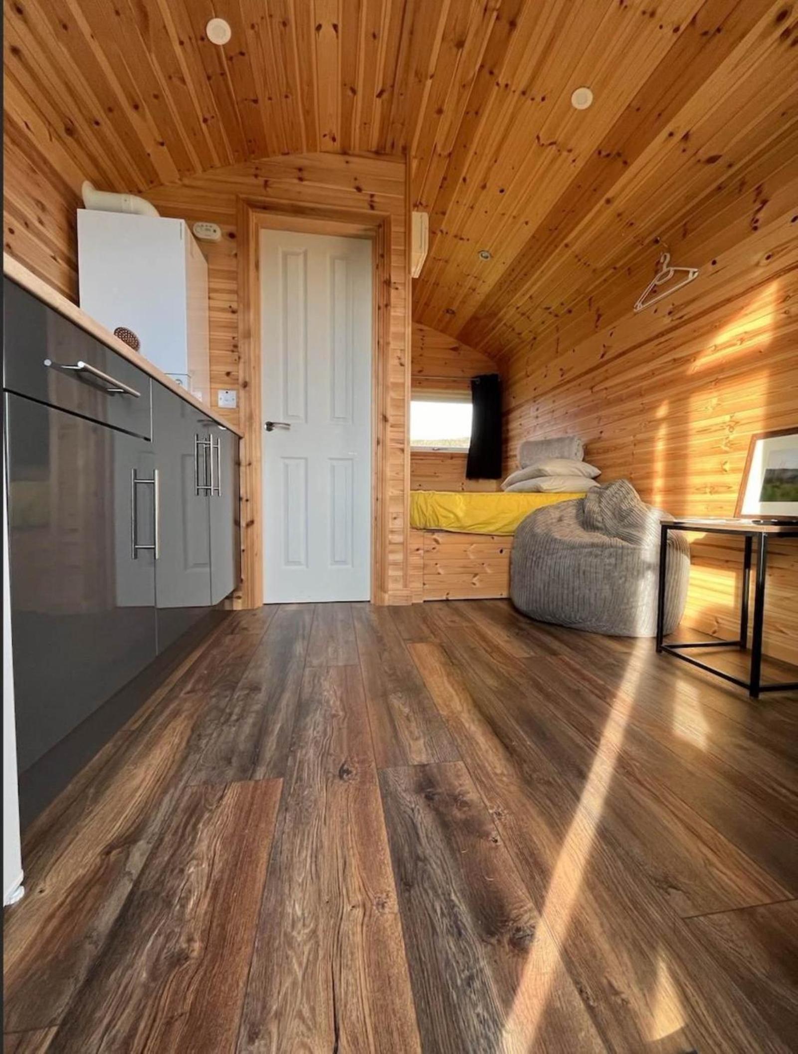 The Getaway - The Red Kite - Pet Friendly Luxury Glamping Cabin - Adults Only view 5