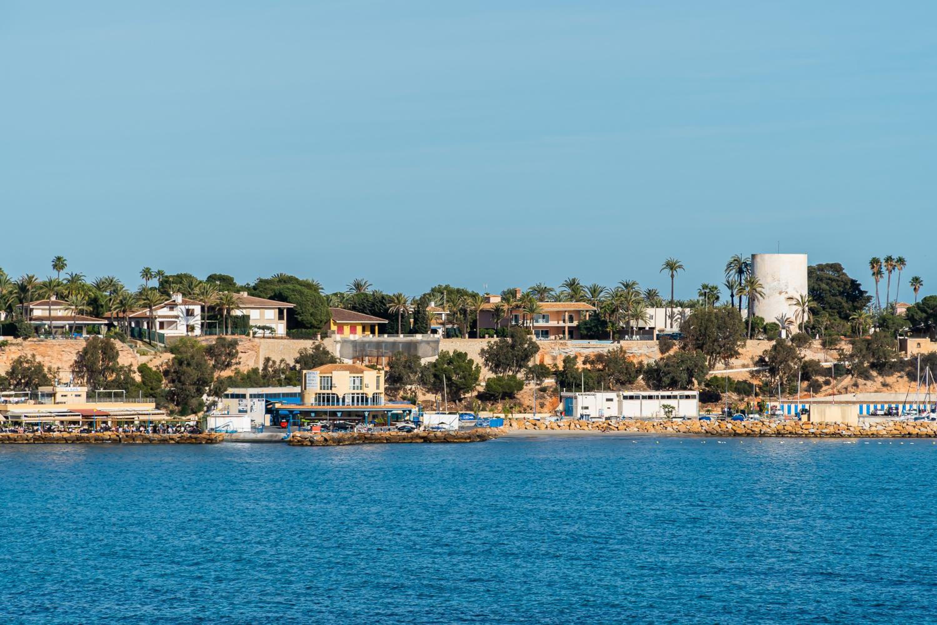 APARTMENT by THE SEA