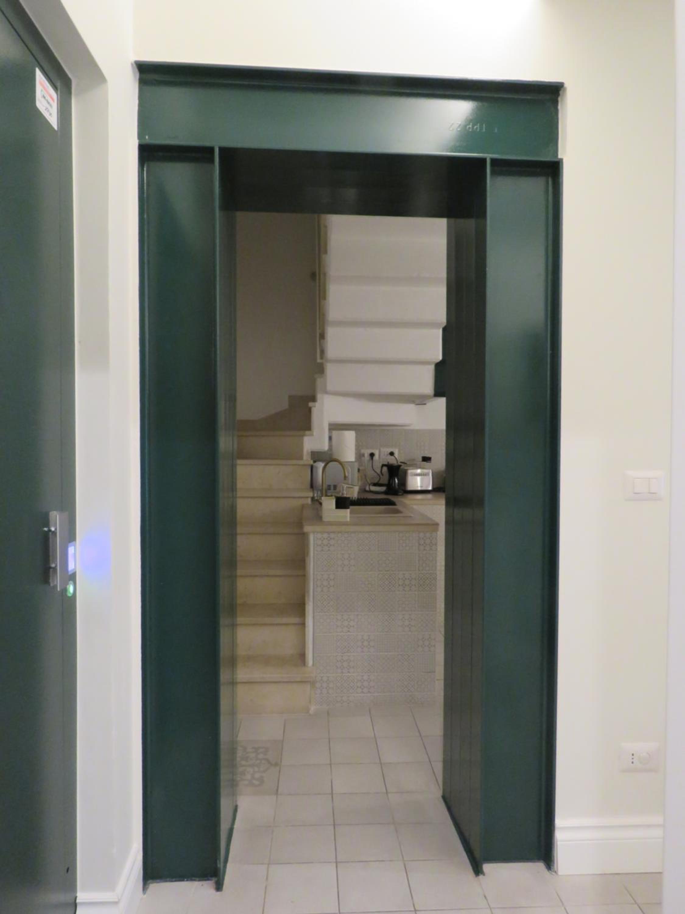 Photo 10