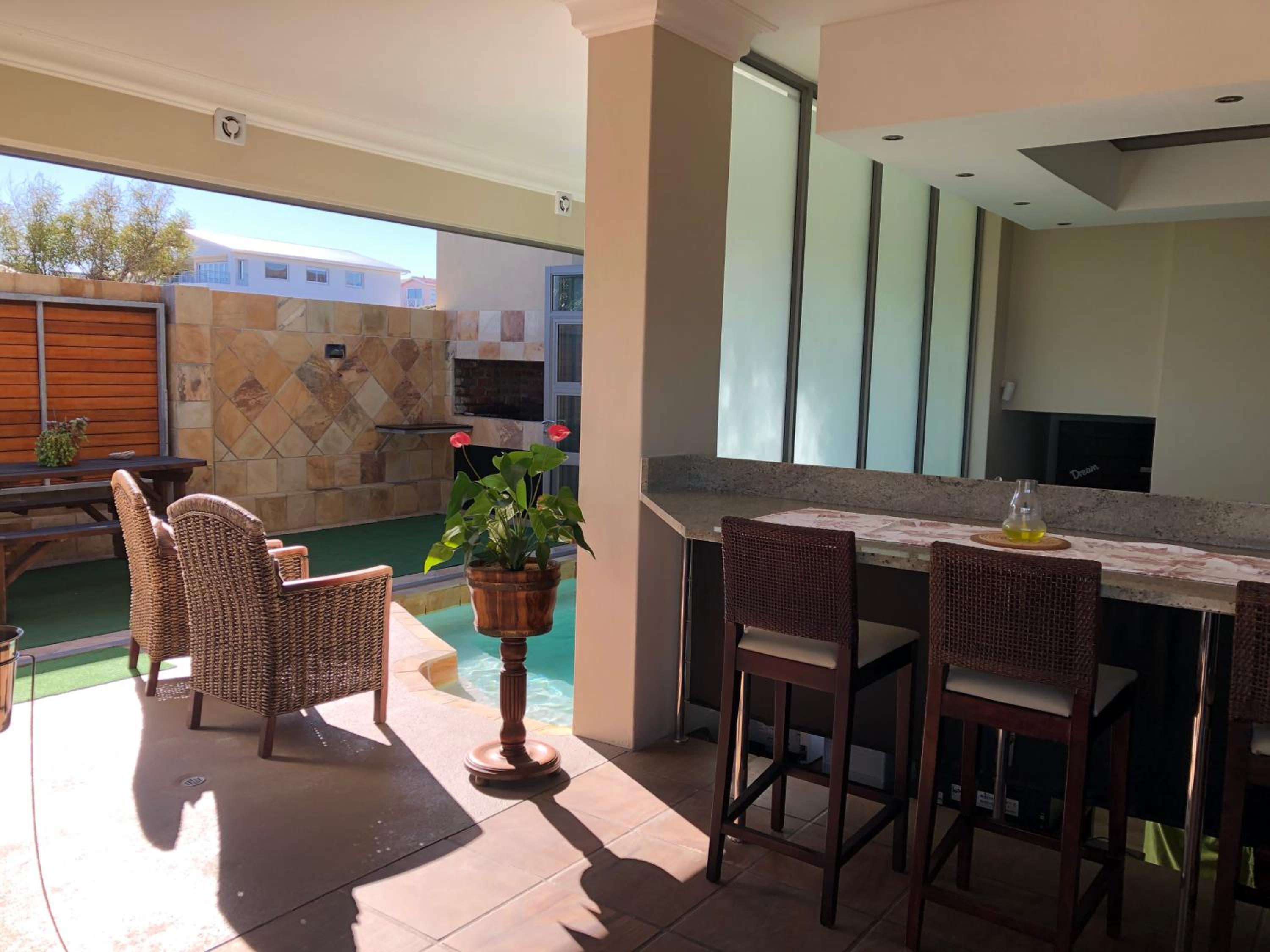 Marine 5 Boutique Hotel