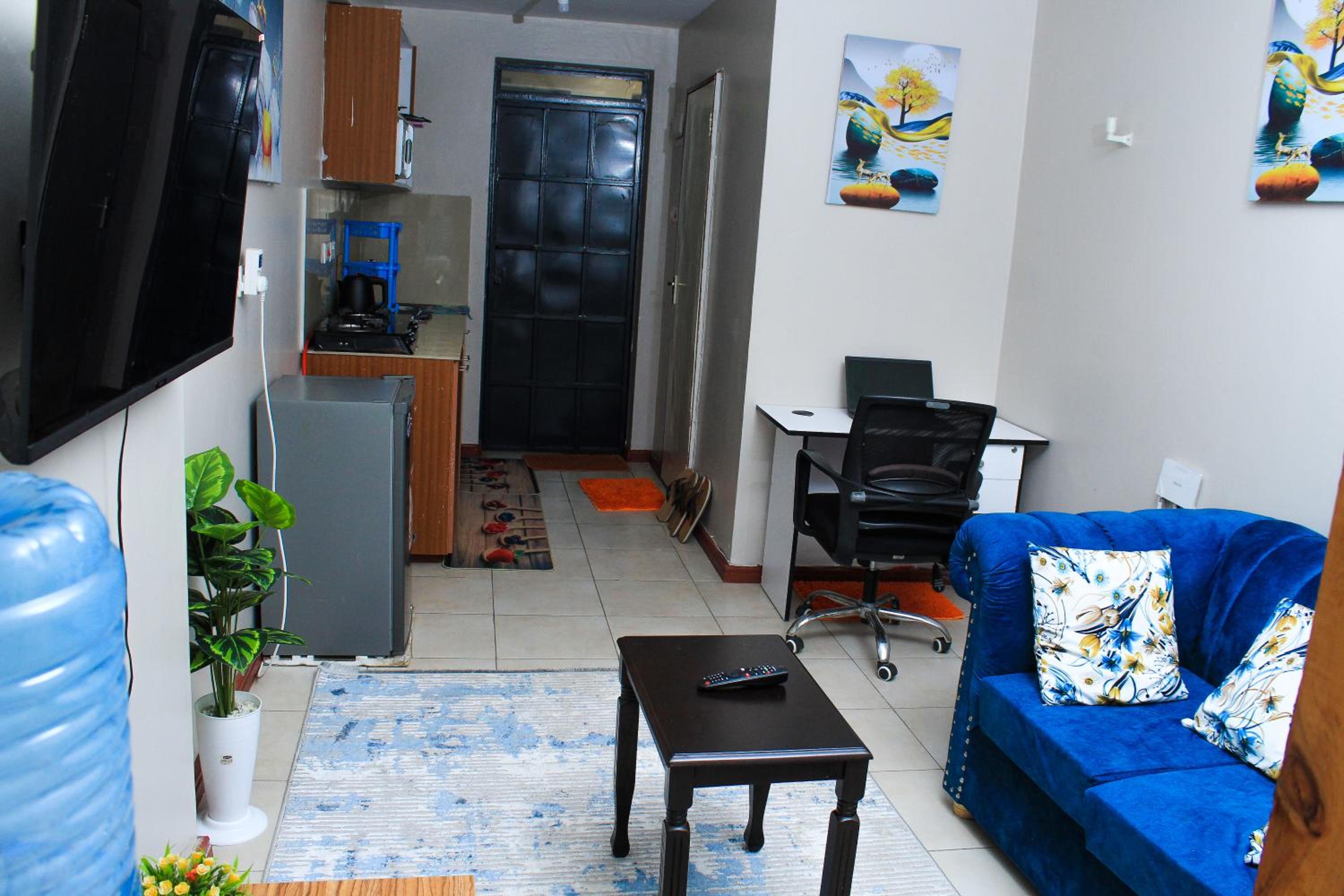 LaMeg Furnished 1 br in Aviation view 4