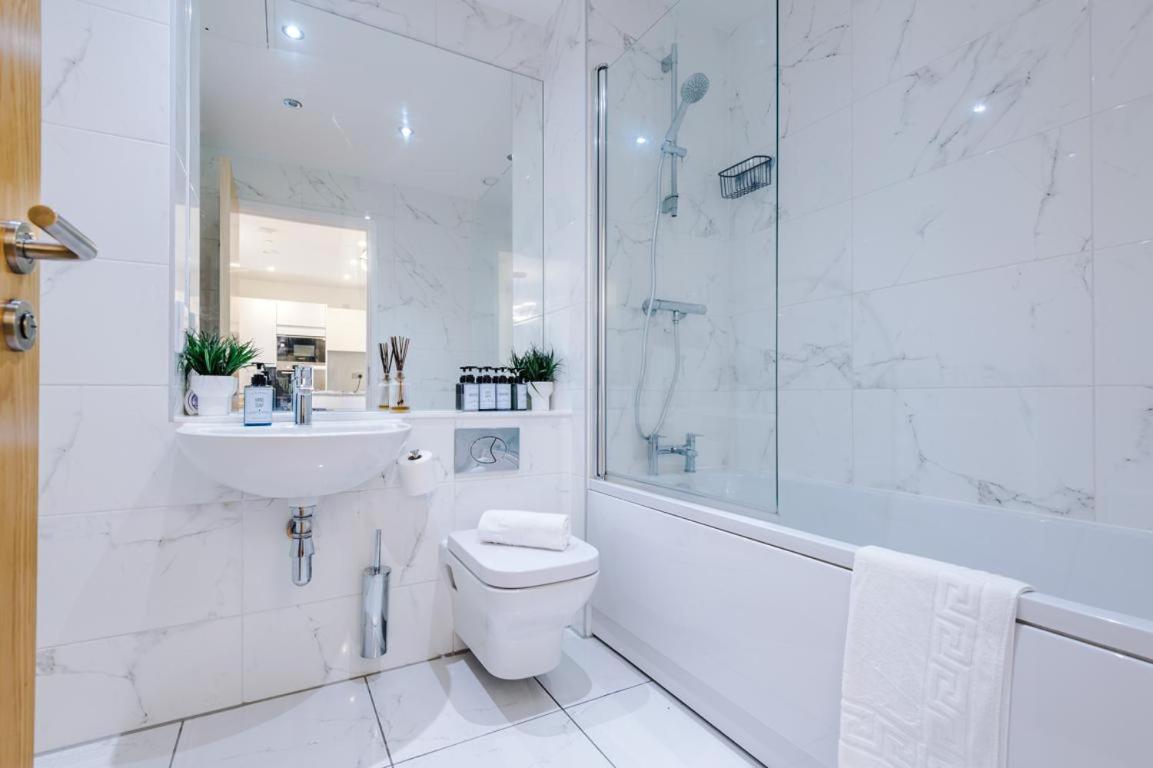 Remarkable 2-Bed Apartment in Birmingham