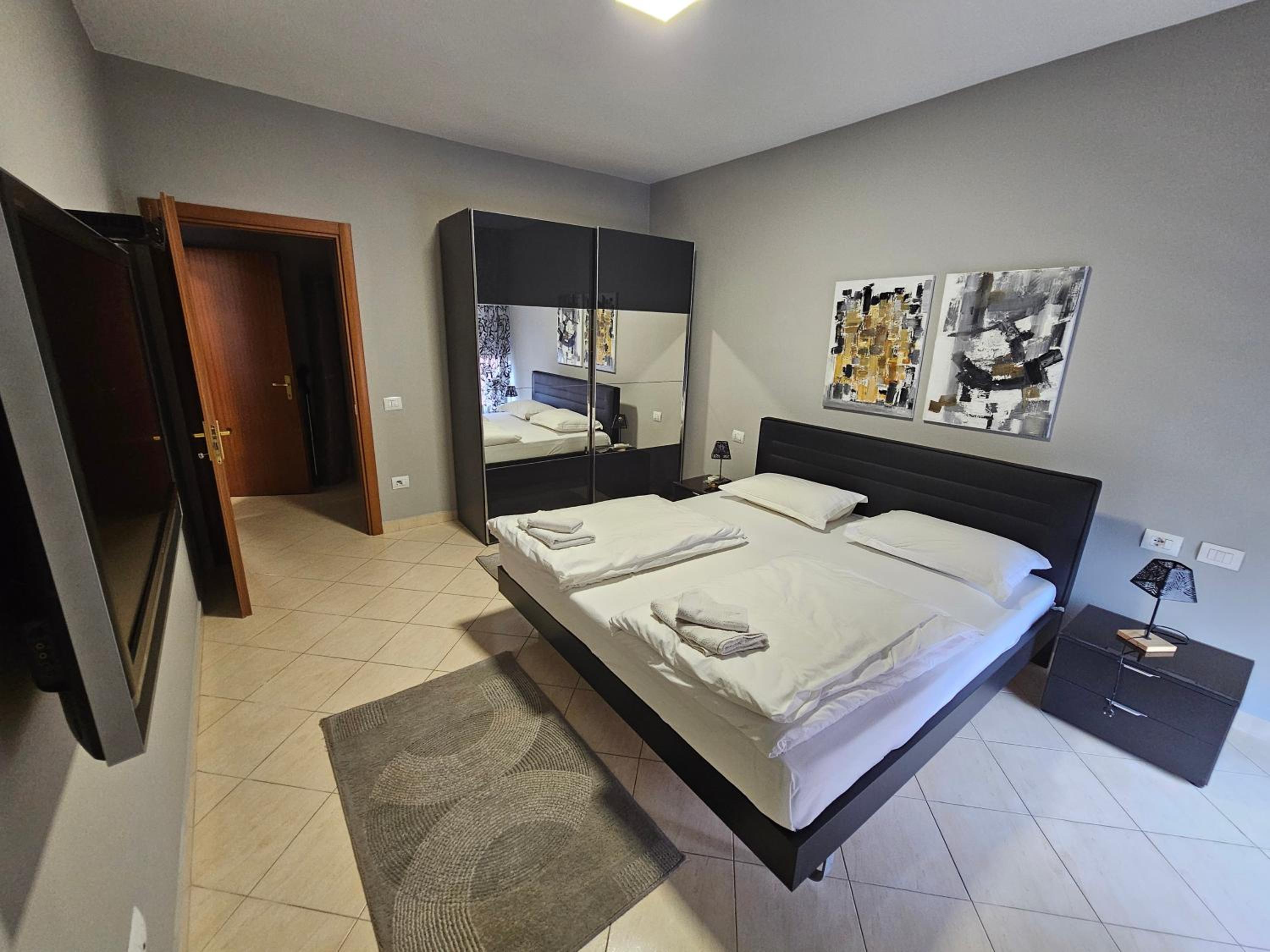 Tirana Center Apartment 12