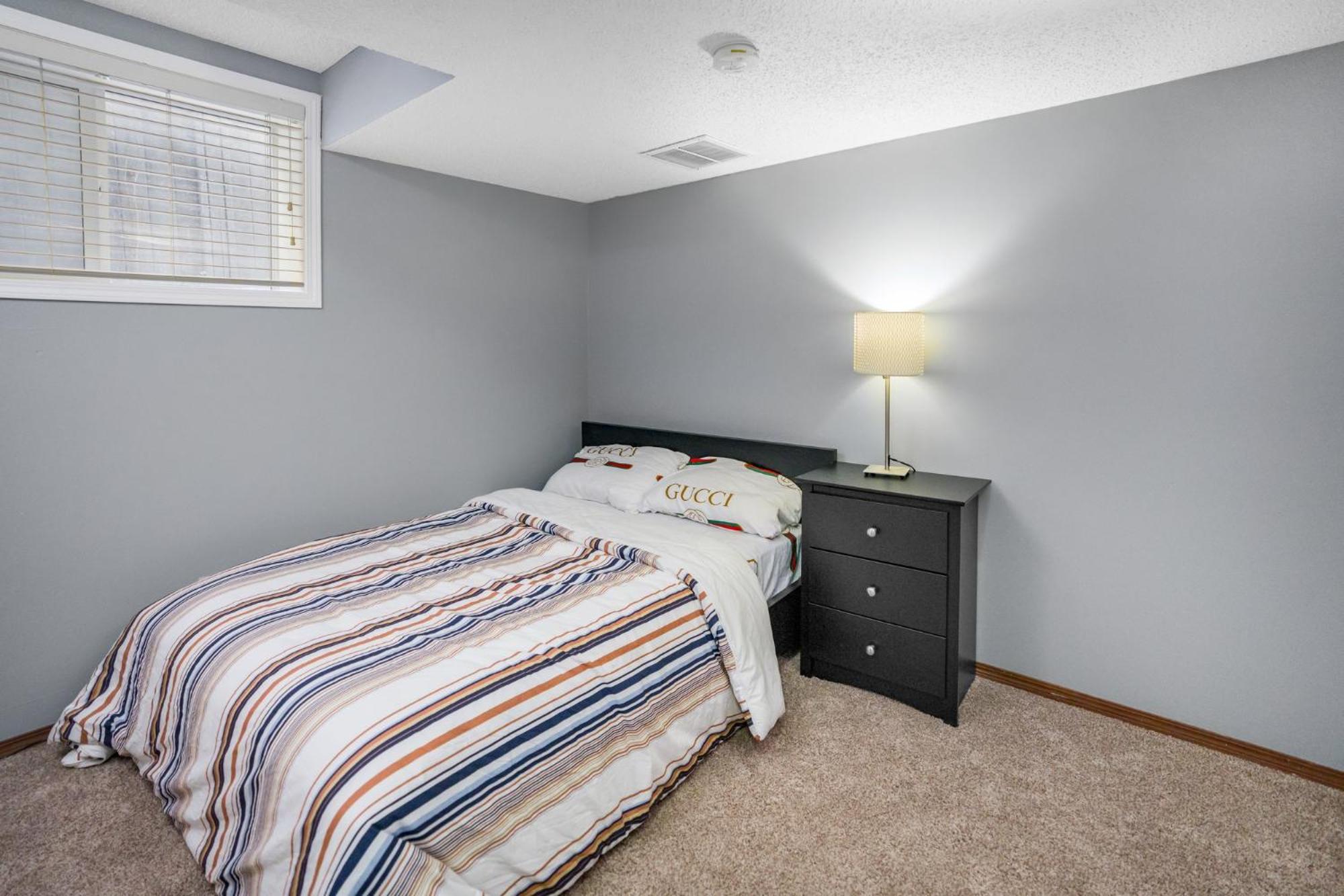 Cozy 2-Bedroom Basement Suite Retreat Calgary
