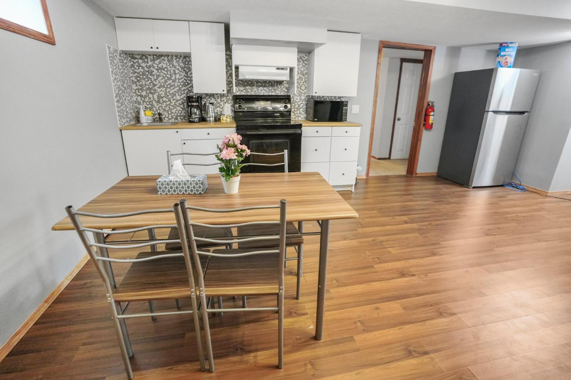 Cozy 2-Bedroom Basement Suite Retreat Calgary