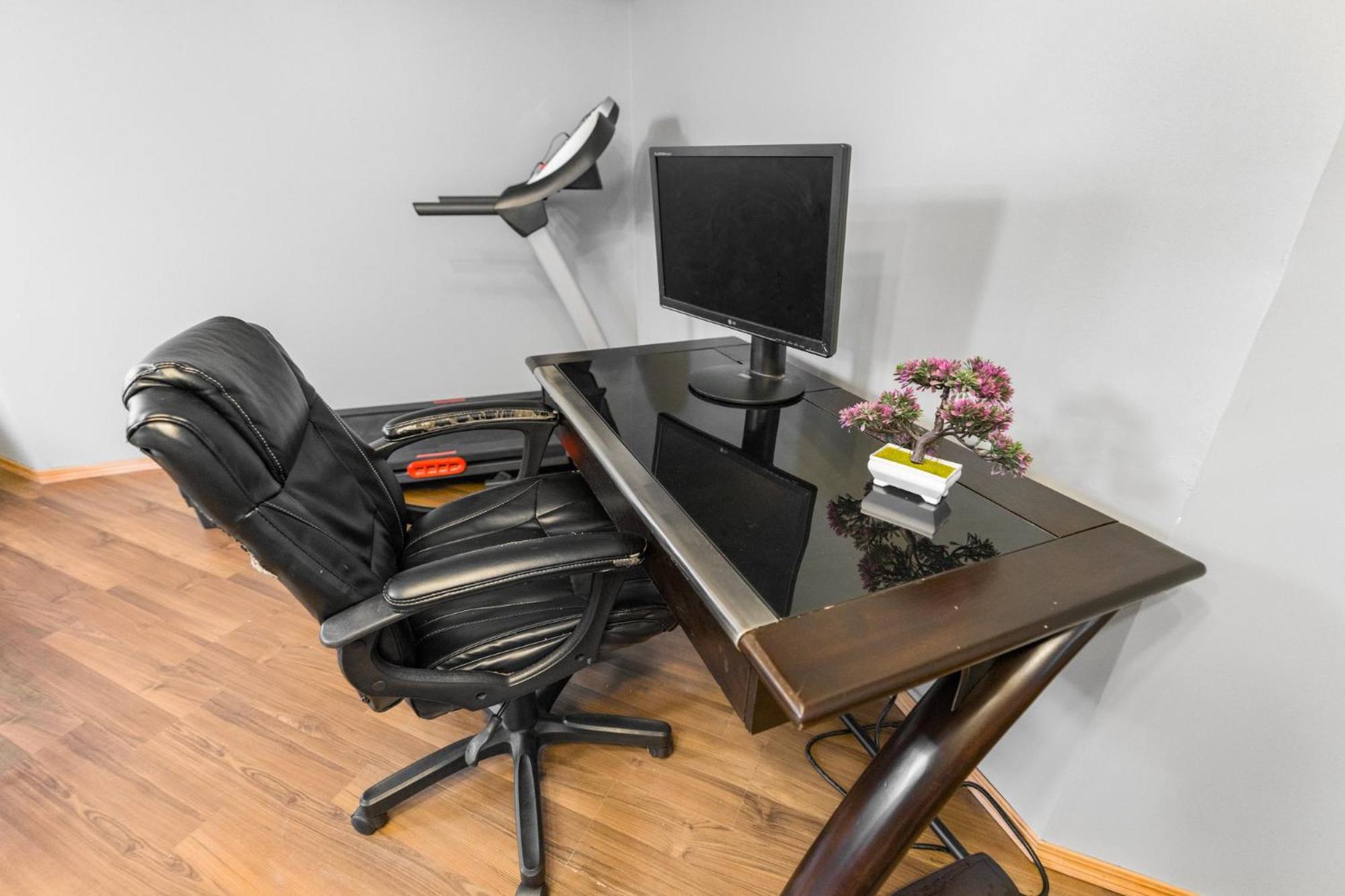 Cozy 2-Bedroom Basement Suite Retreat Calgary
