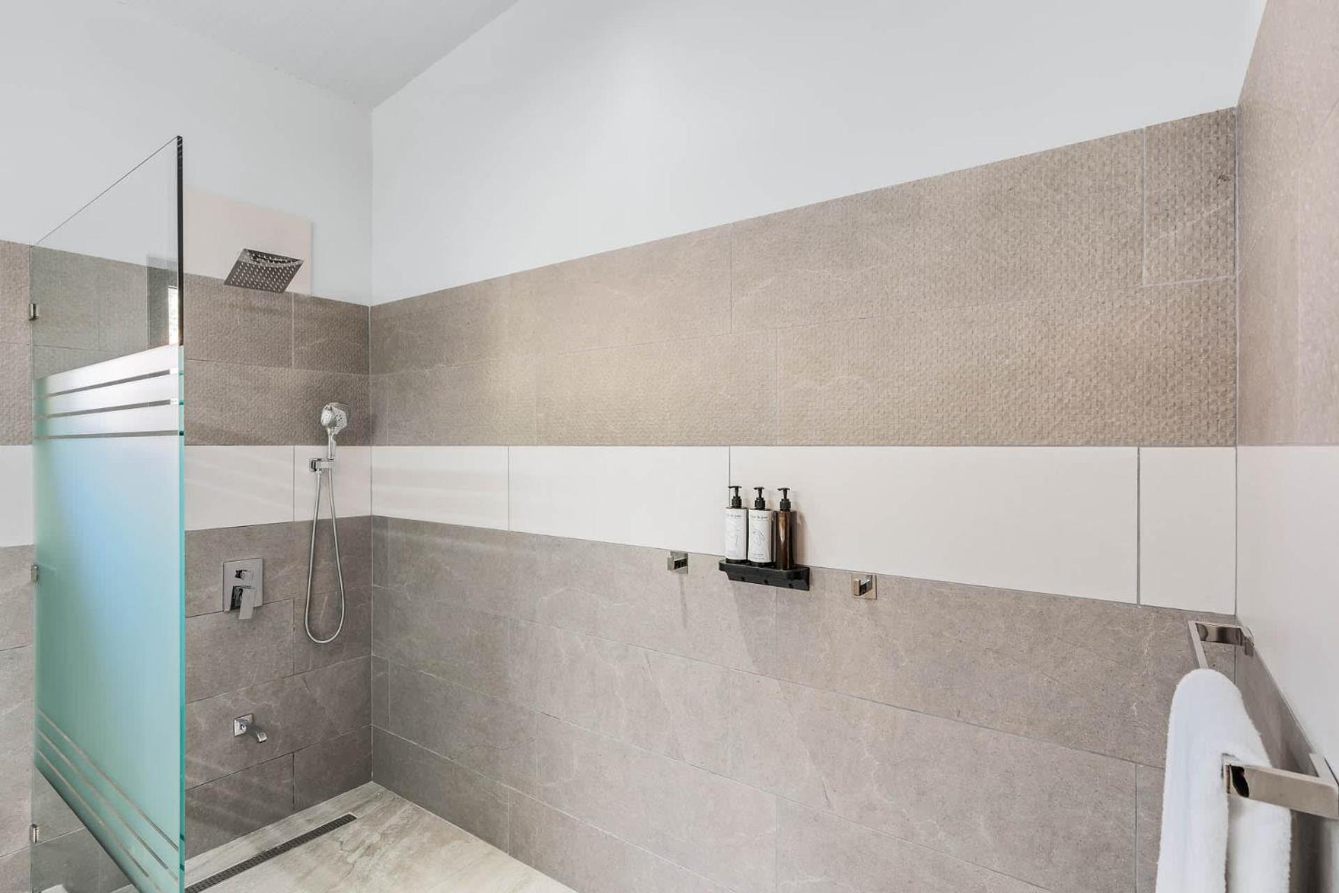 Brand-New 6BD Giant with Private Pool by SPCR