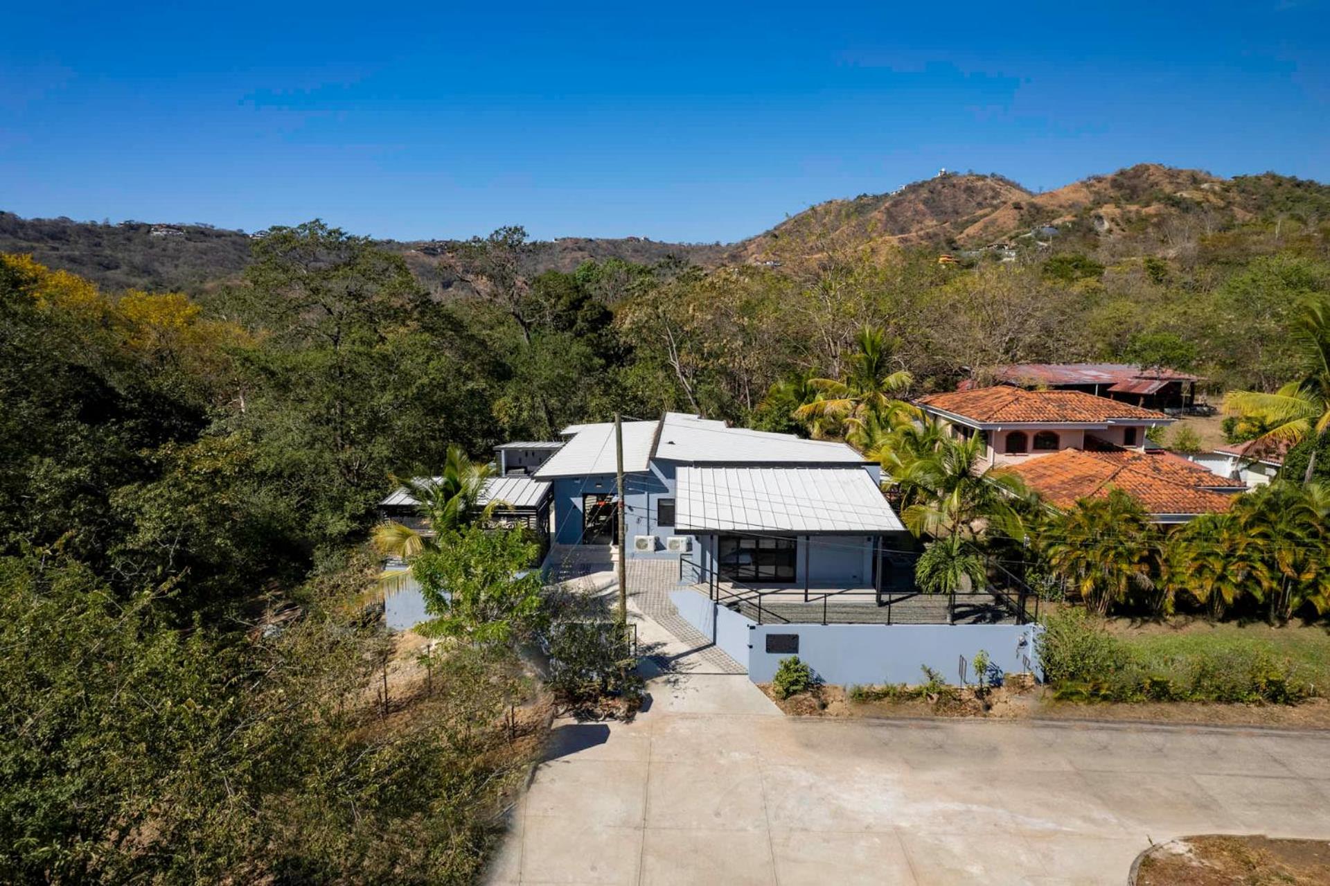 Brand-New 6BD Giant with Private Pool by SPCR