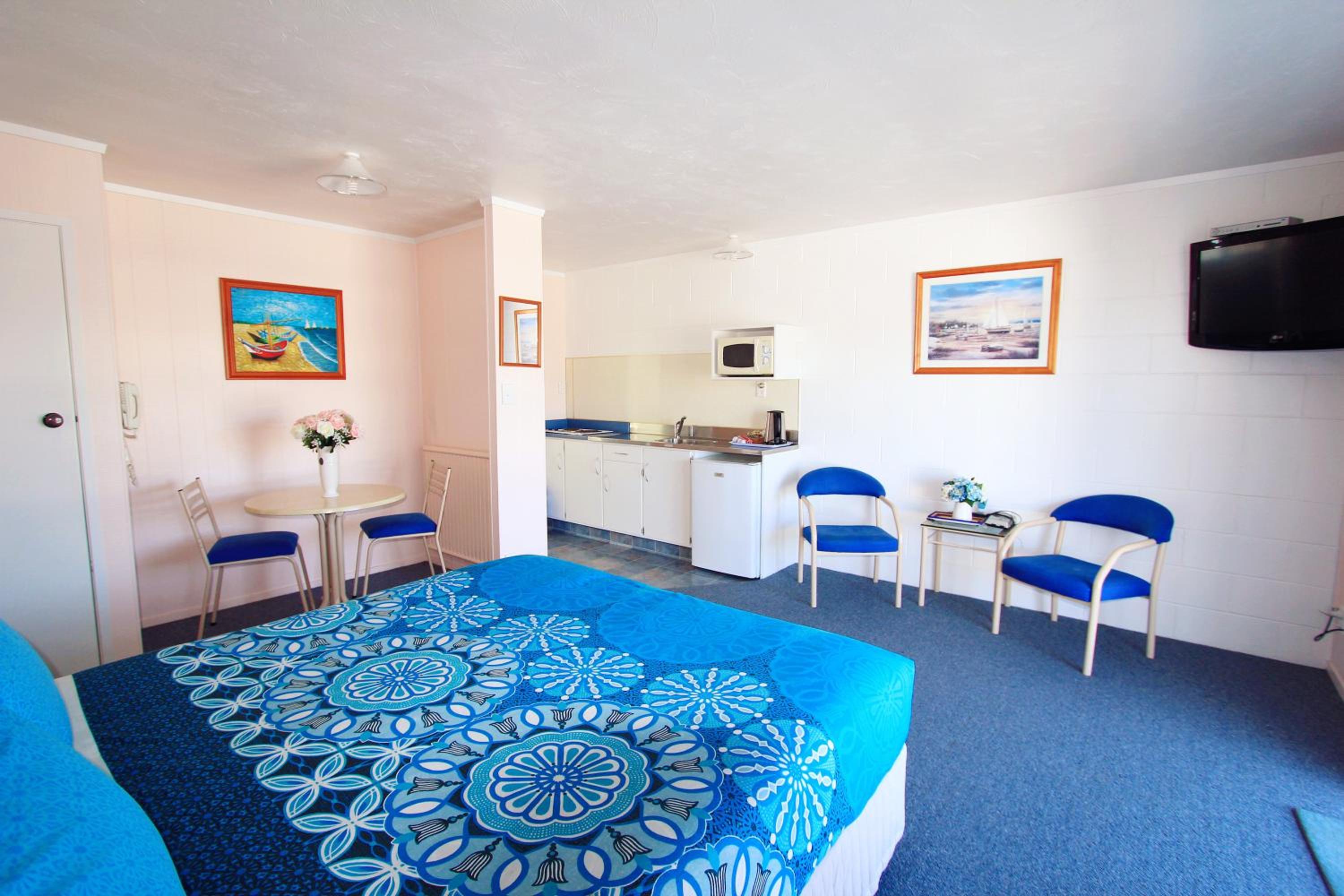 Golden Glow Motel