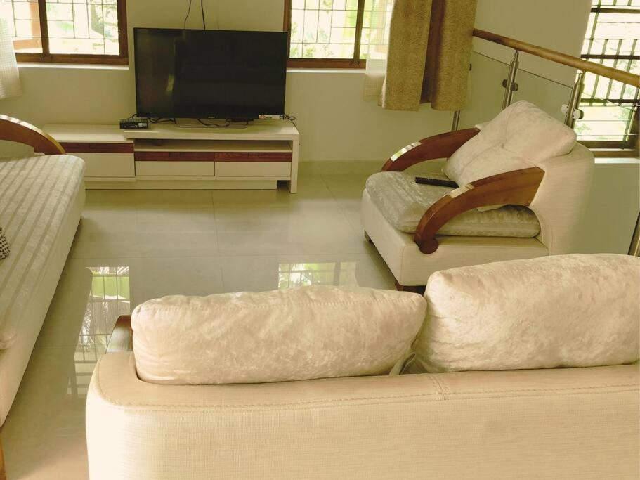 Anjilickal house, Entire private luxury villa view 2
