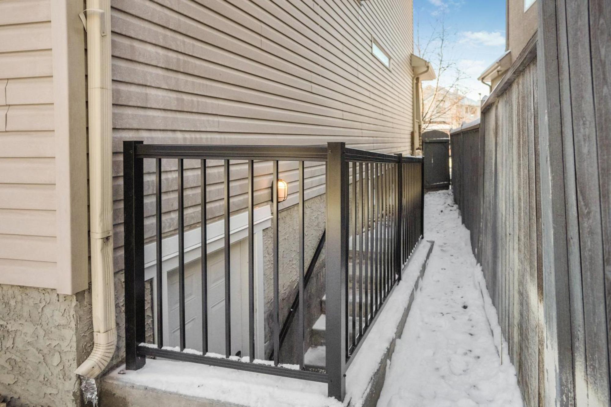 Cozy 2-Bedroom Basement Suite Retreat Calgary