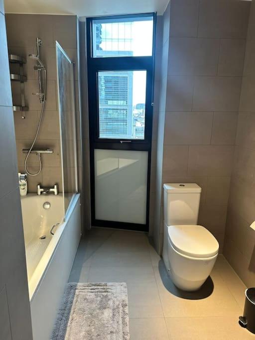 Stylist 2 Bedroom Apartment in Central London