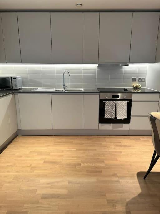 Stylist 2 Bedroom Apartment in Central London