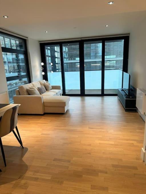 Stylist 2 Bedroom Apartment in Central London