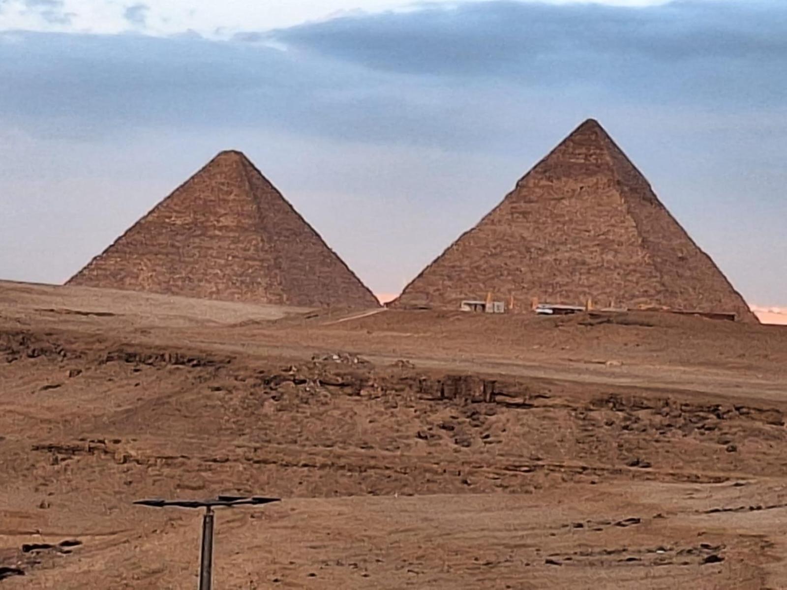 Atlantis Pyramids Inn New