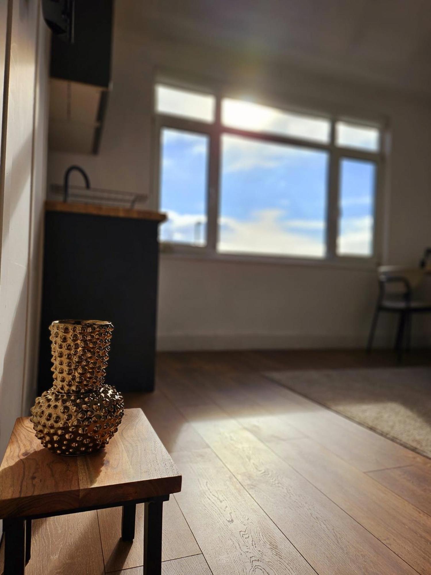 Seaview 2 bedroom apartment view 5