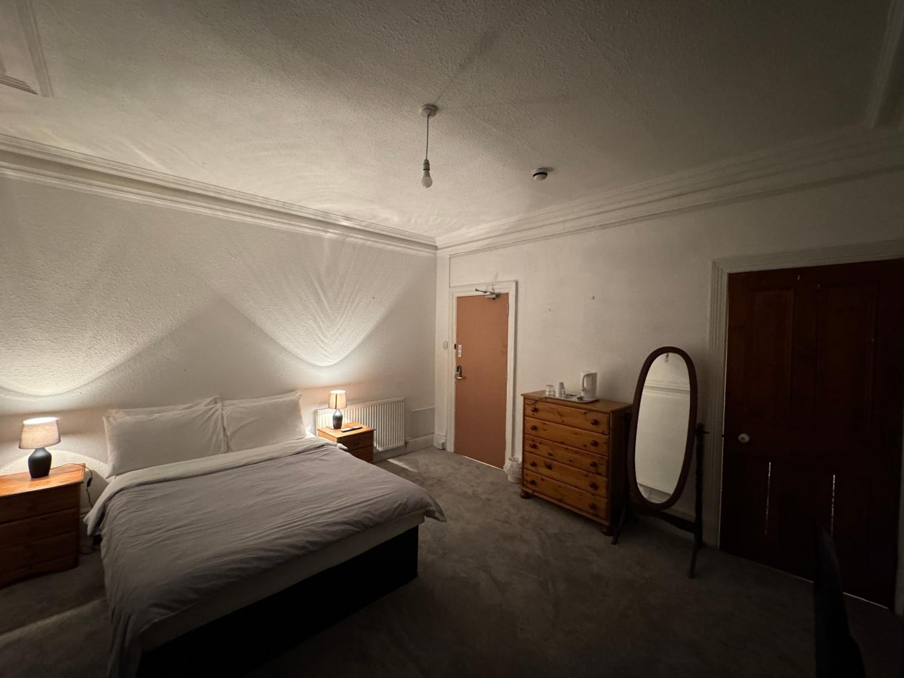 Hotels 24-7 - The Old Knoll Guesthouse view 2