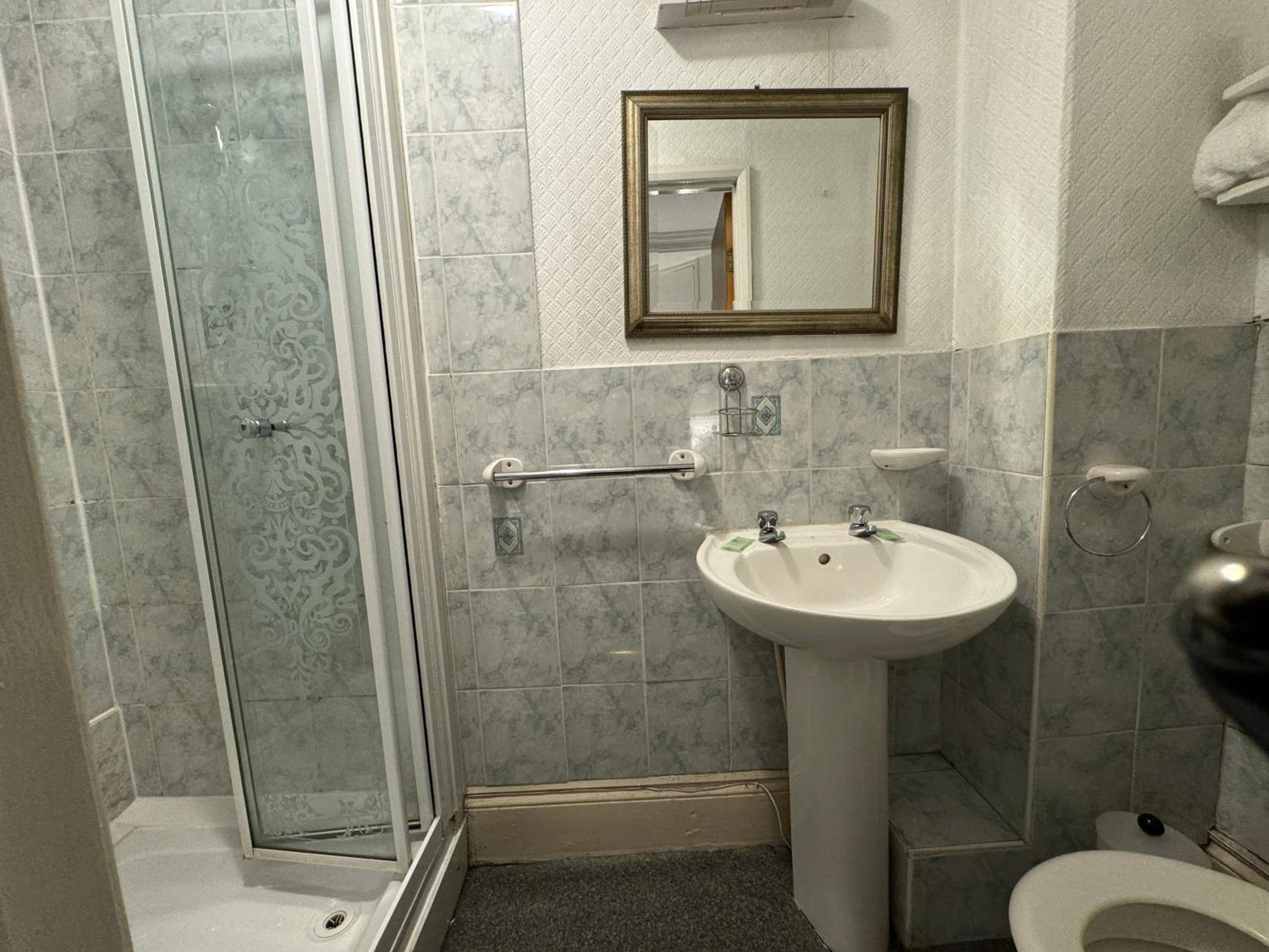 Hotels 24-7 - The Old Knoll Guesthouse view 5