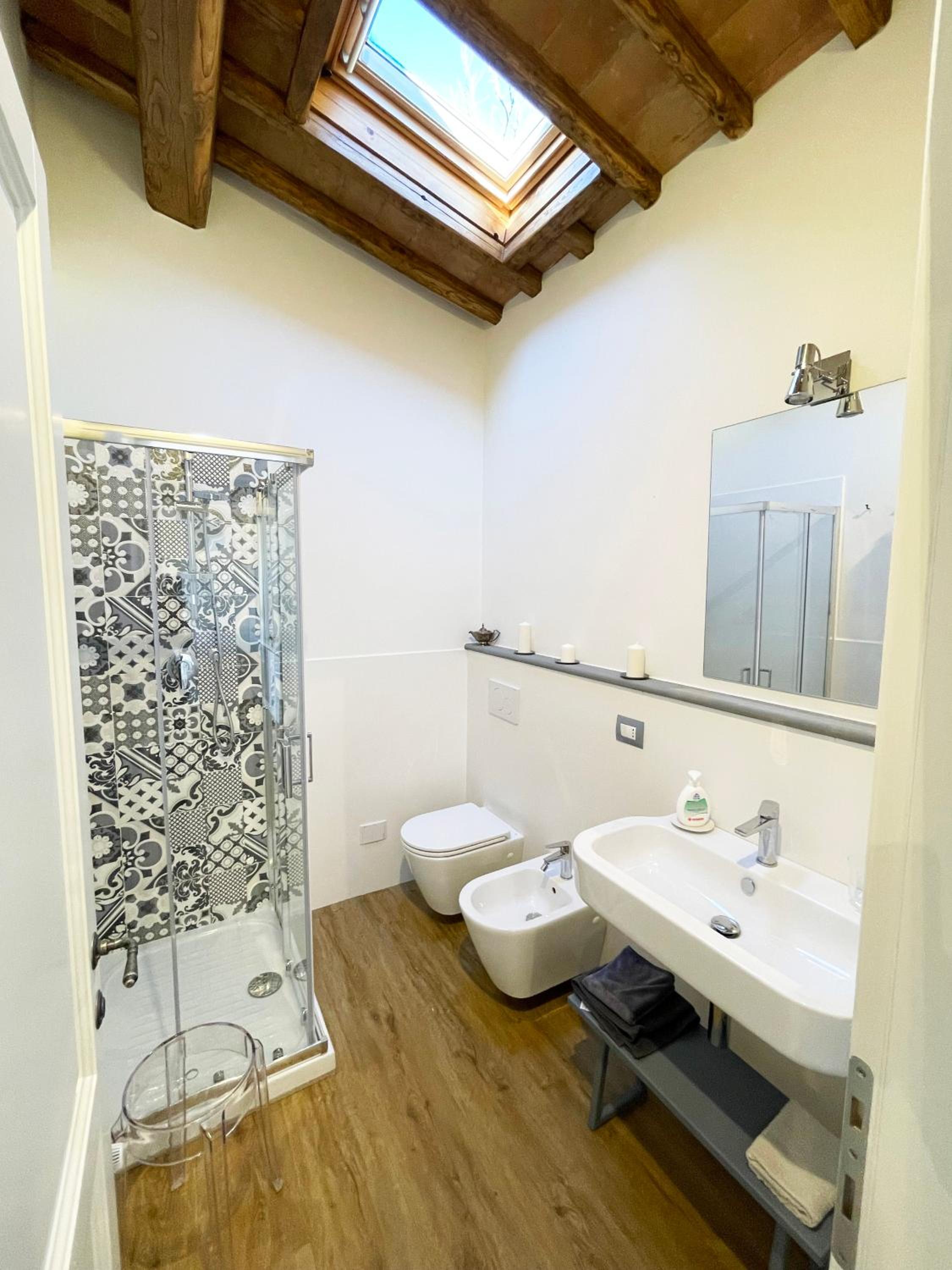 Oliveta blu en Siena — bathroom