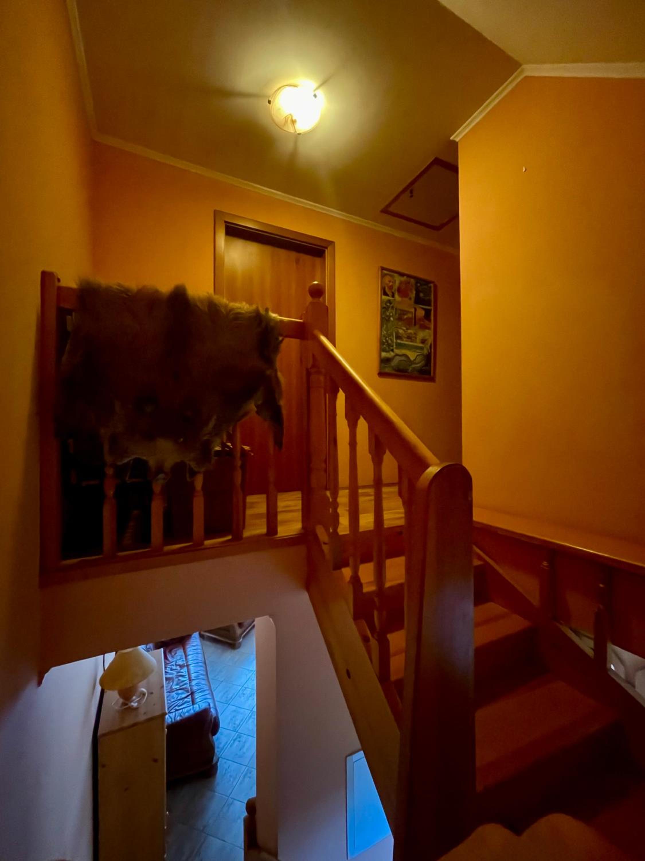 Dvoupodlažní zděná chata