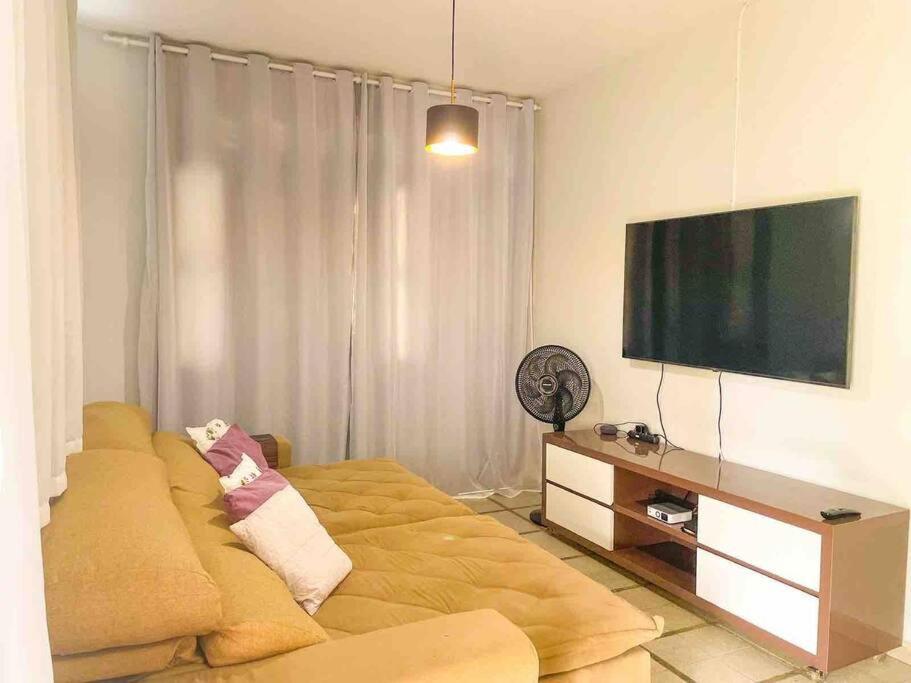 Casa com 5 quartos e vista para o mar a 170m da praia
