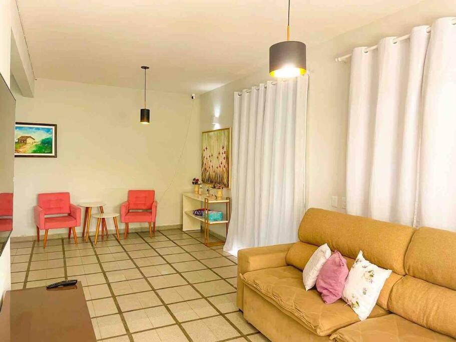 Casa com 5 quartos e vista para o mar a 170m da praia