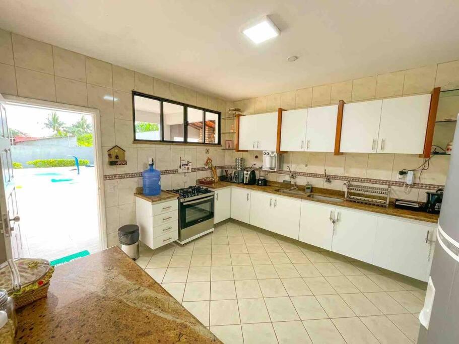Casa com 5 quartos e vista para o mar a 170m da praia