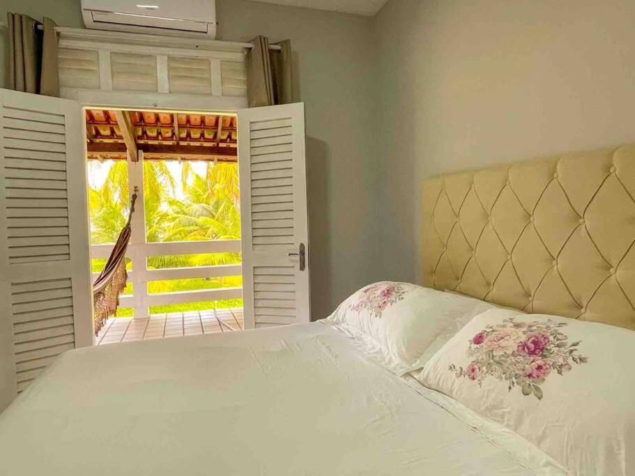 Casa com 5 quartos e vista para o mar a 170m da praia