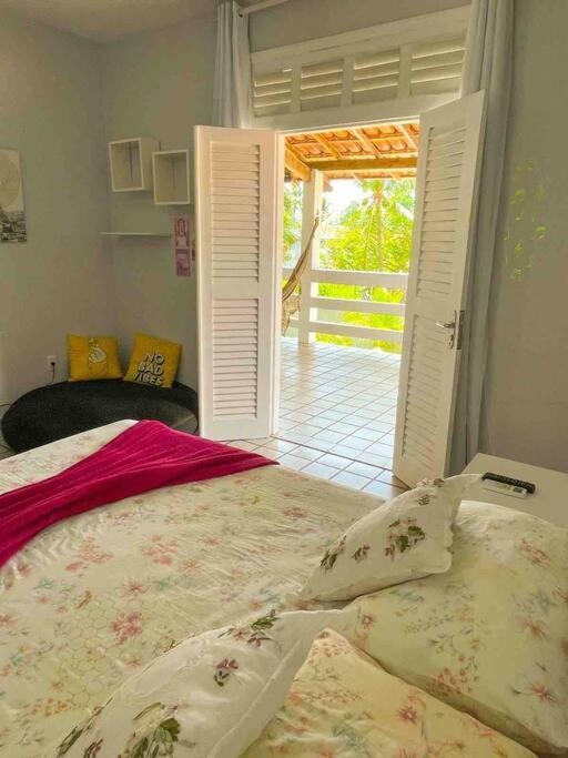Casa com 5 quartos e vista para o mar a 170m da praia