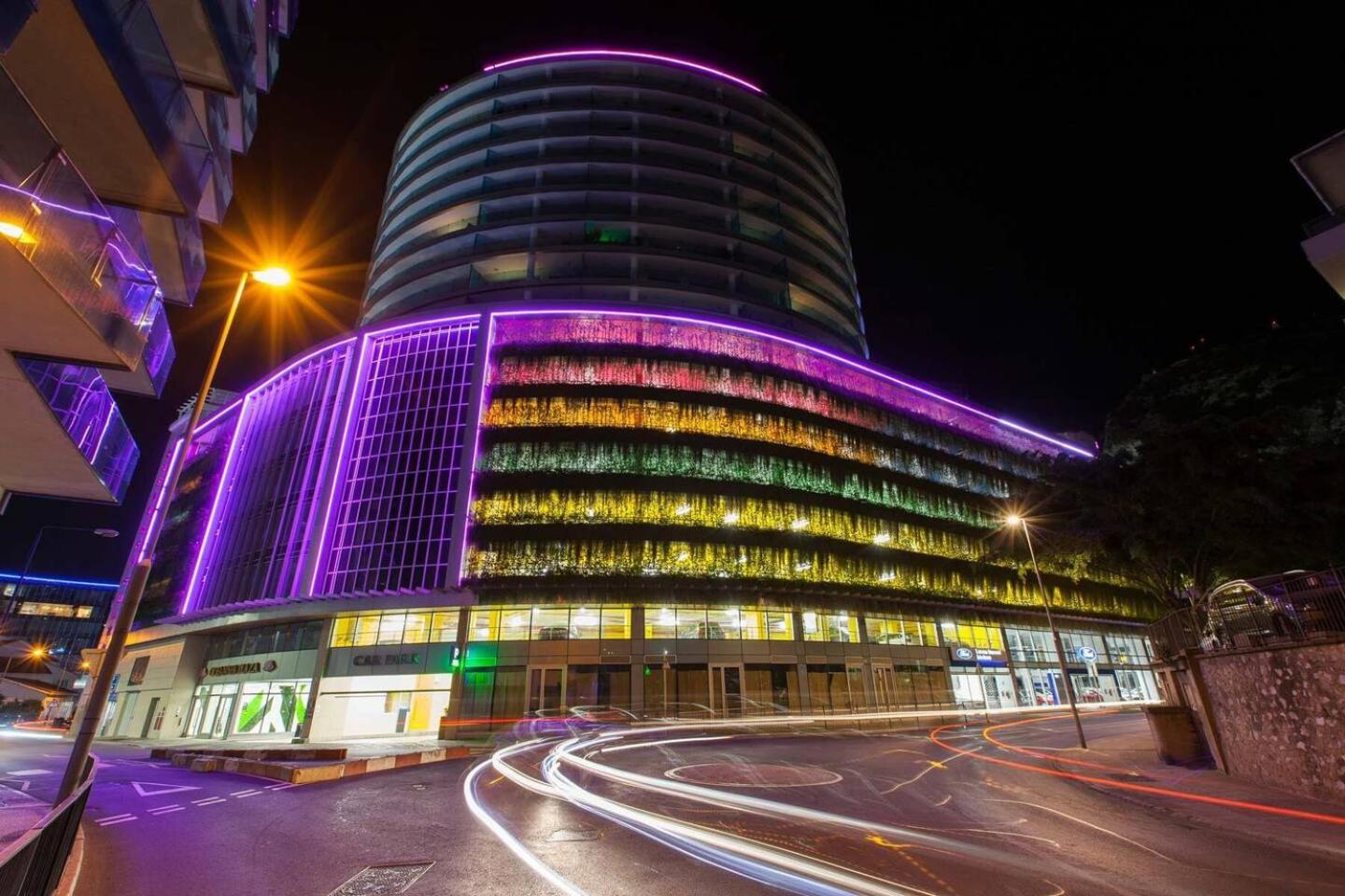 Hotel Urban Oasis At Luxurious Ocean Village