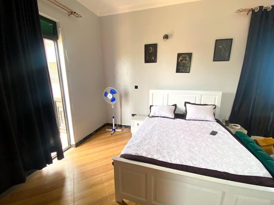 Delightful Studio Home 1 view 5