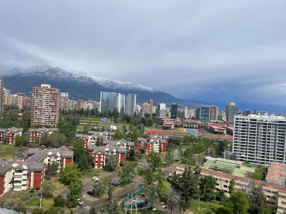 Hermoso depto en las Condes Parque Arauco, 10 personas
