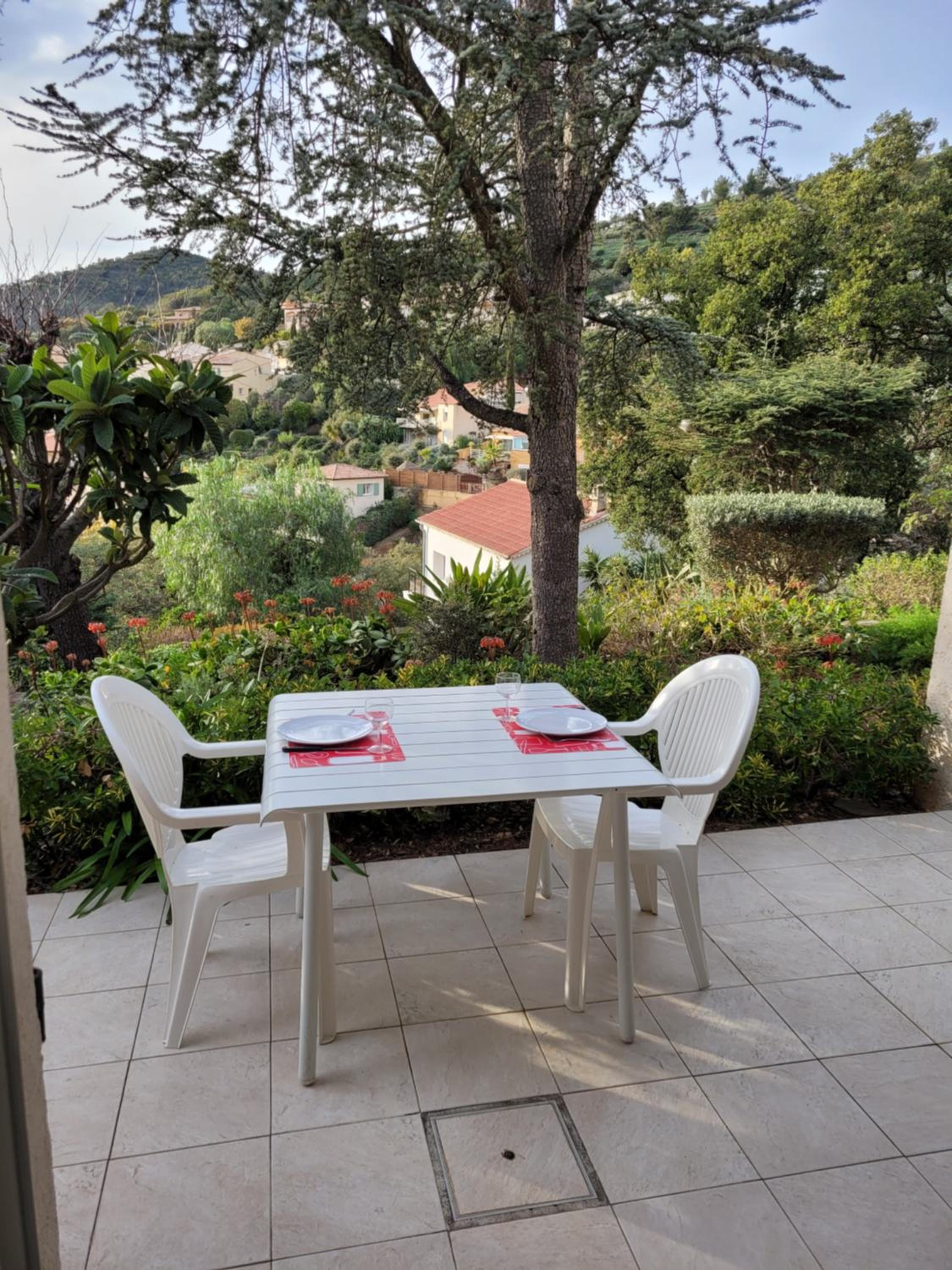 APPARTEMENTS DANS VILLA EN REZ DE JARDIN, photo 35