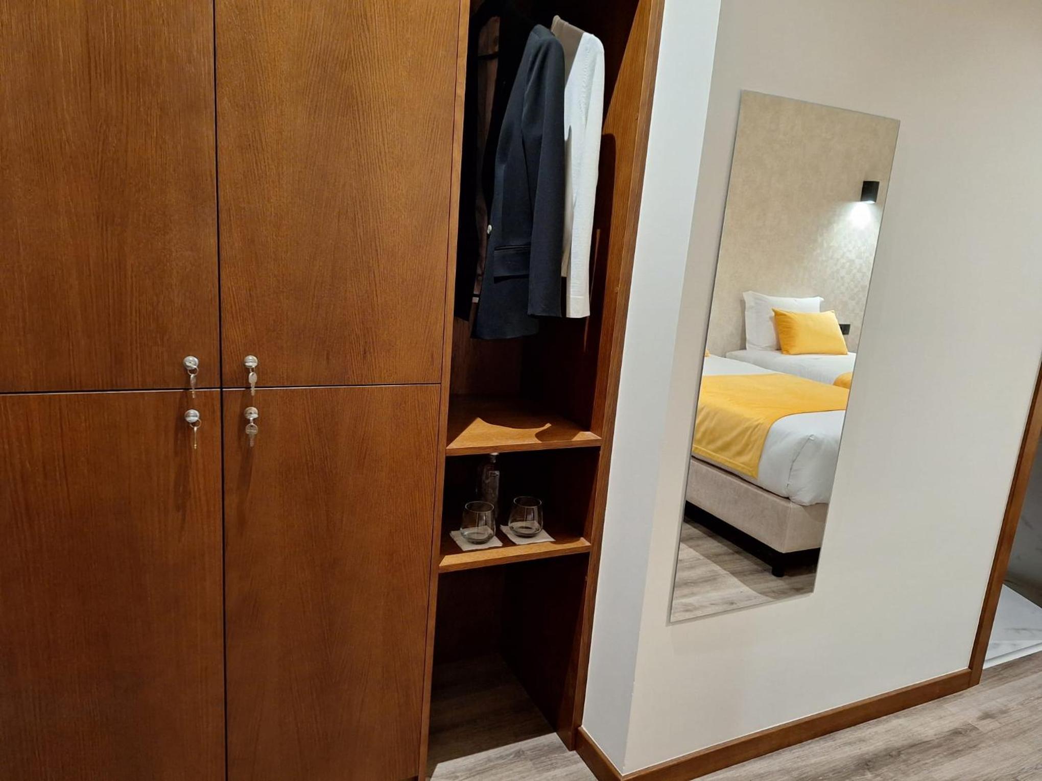 3M Hostel & Suites